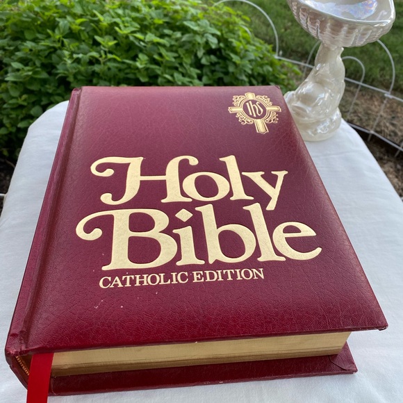 HOLY BIBLE Catholic Edition Family
 NAB by World Bible - Picture 8 of 13